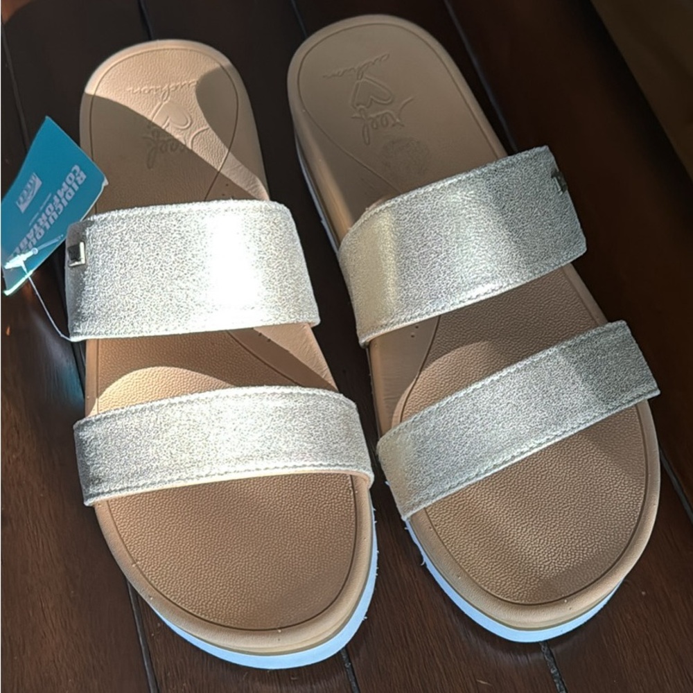 NWT Reef women’s Banded Horizon Hi Champagne Size 10